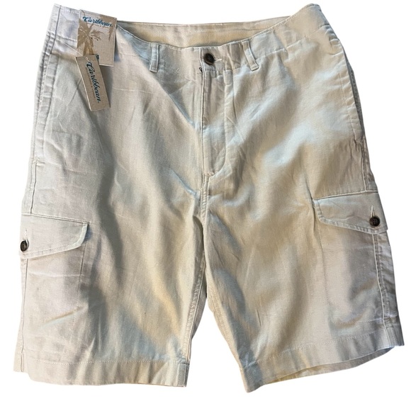 Caribbean Cream Cargo Shorts with Relaxed Fit and Textured Fabric - Picture 9 of 10